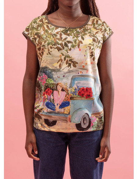 Soft T-shirt with Xyndy floral inspirations