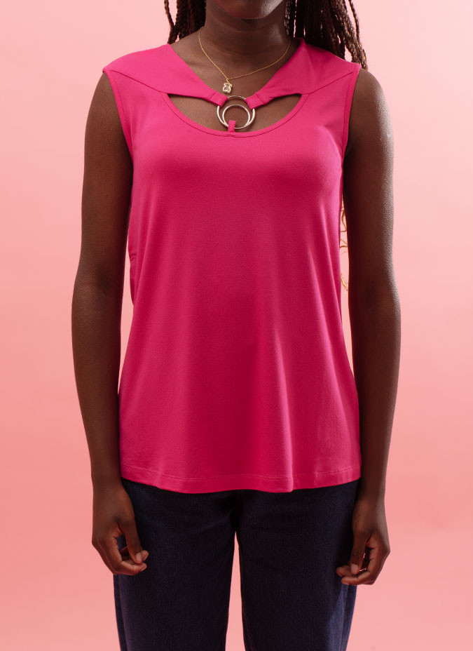 Top with metallic ring on neckline Jersey