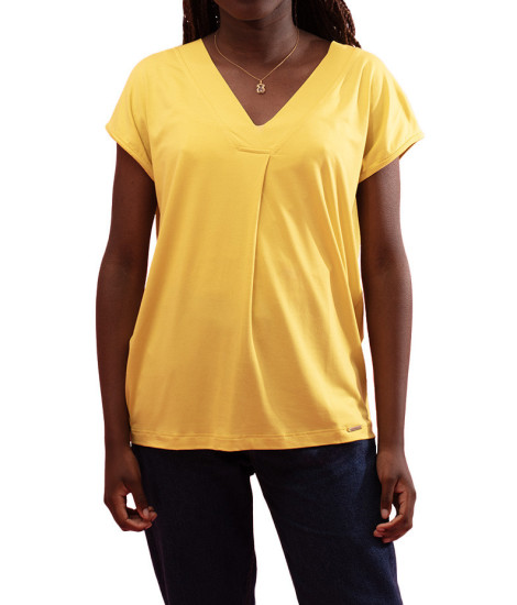 T-shirt Fluída Leila com Decote em V Maloka - T-shirts Femininas Fluídas | Faroma