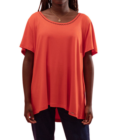 T-shirt Lisa Lindy com Decote Redondo Maloka - T-shirts Femininas Lisas | Faroma 2