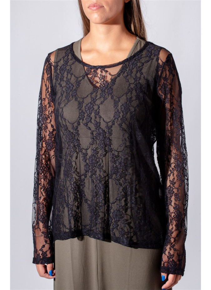 Maloka Yvone T-shirt - Elegant Women's T-shirts | Faroma