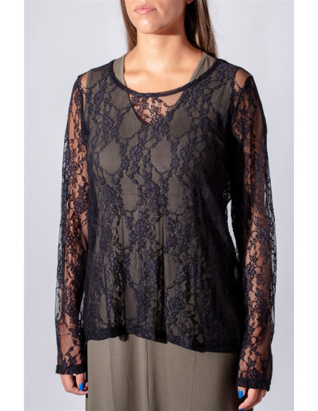 Maloka Yvone T-shirt - Elegant Women's T-shirts | Faroma