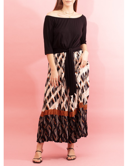 Boat neck dress with pleated skirt Gravure