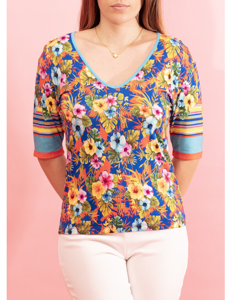 Hibiscus floral print T-shirt with V-neckline